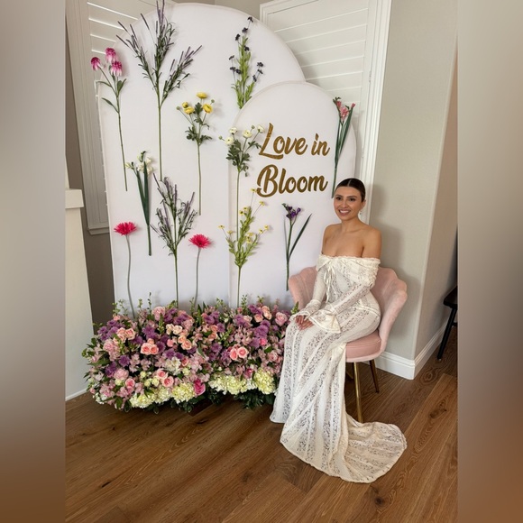 House of CB BELLE Vintage Cream Floral Lace Off-Shoulder Maxi Dress - Picture 3 of 6